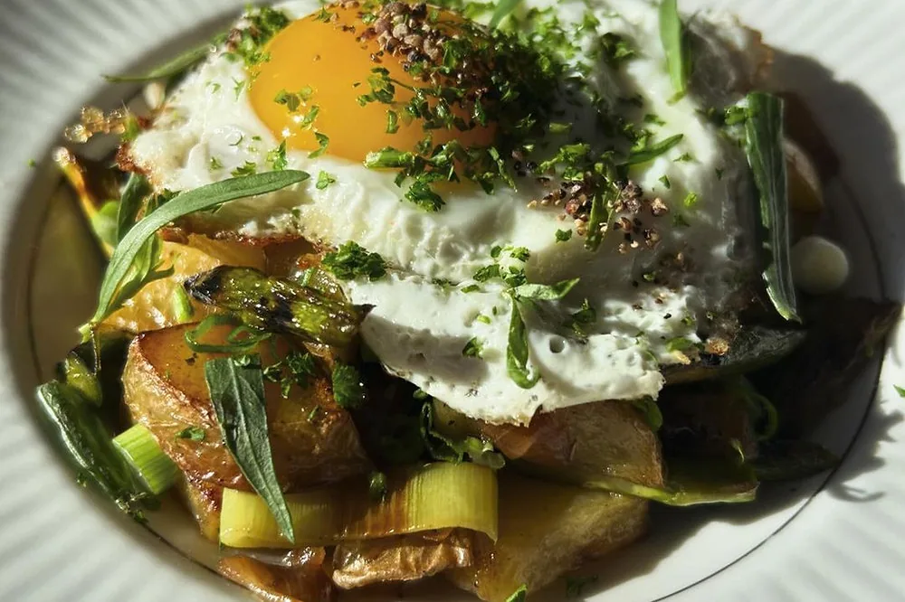 Farmers market bowl with roasted vegetables
